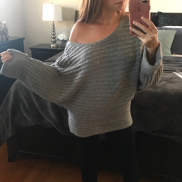 Ribbed Dolman Sleeve Multi-way Pullover - Picture 8 of 9